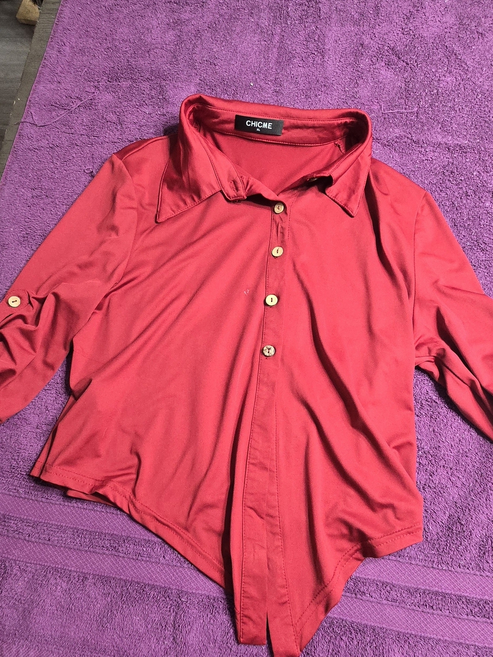 chic Women's Red Button-Front Collared Top